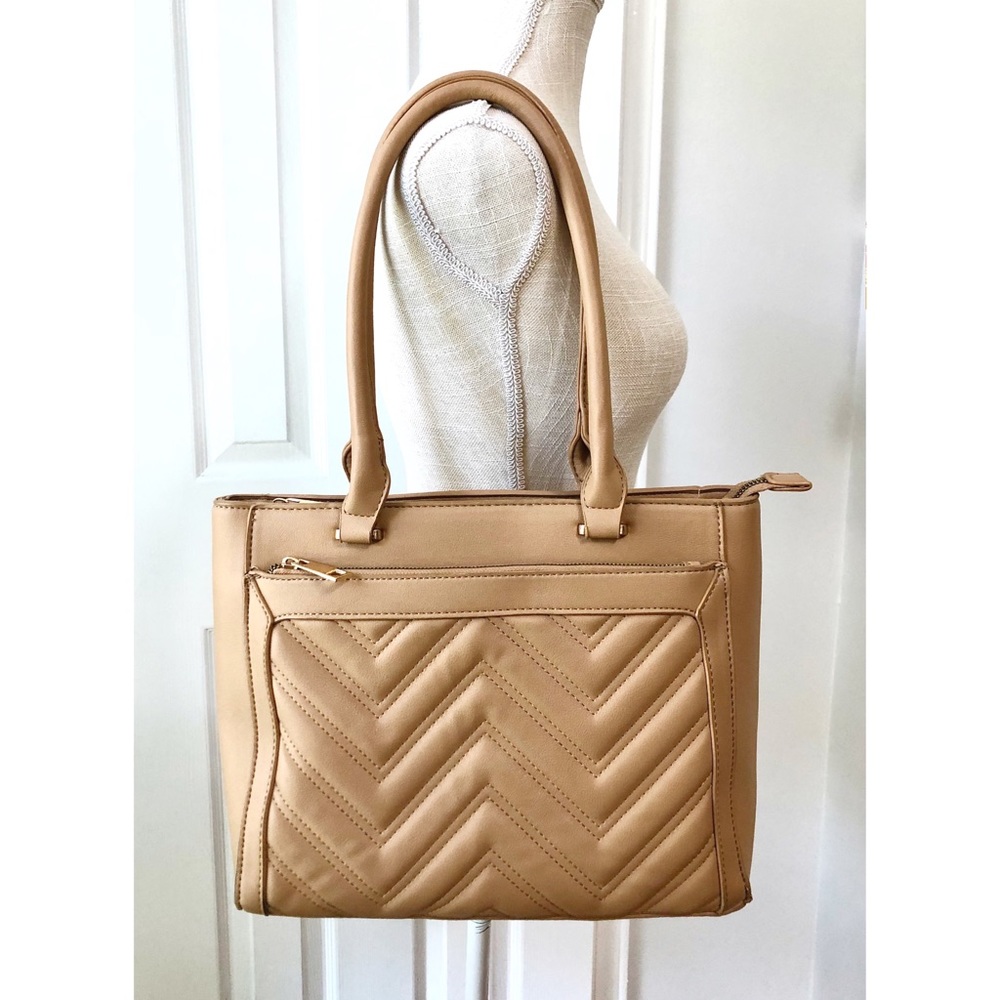🌼2/$30🌼 Camel colored handbag